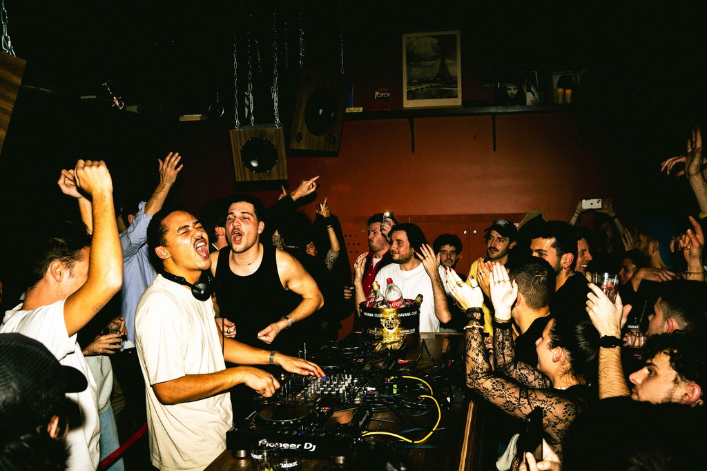 Nuit au Village 59, bar et club des Chartrons à Bordeaux